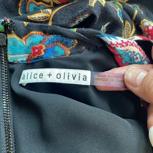 Alice + Olivia Macall Floral print romper 5416006 Size 2 V-Neck Bell-Sleeved - Picture 9 of 11